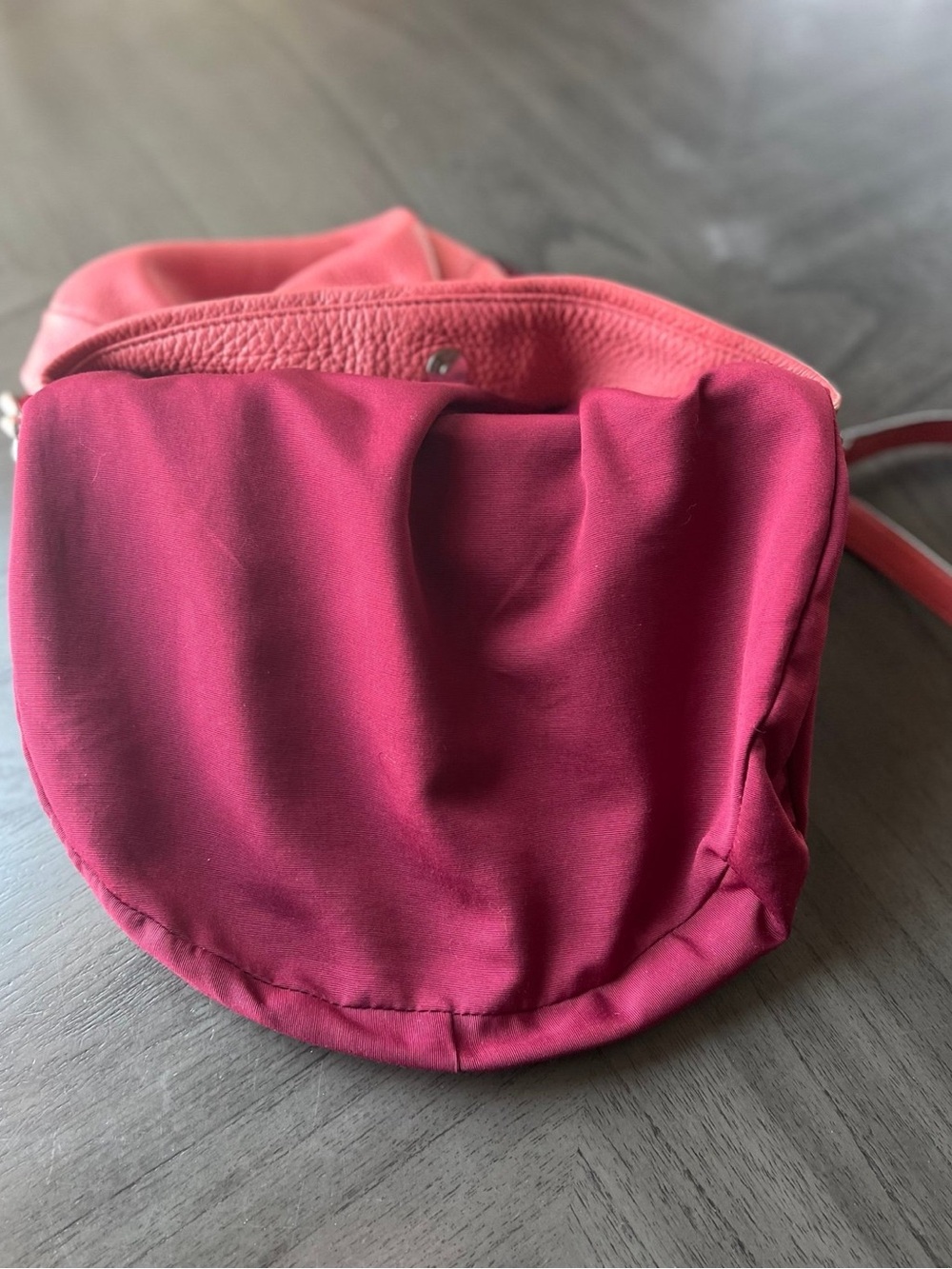Marc Jacobs Coral Classic Q Leather Hillier Hobo Bag with Silver Hardware - Picture 7 of 12